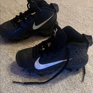 Nike Kids Black and White Soccer Cleats
